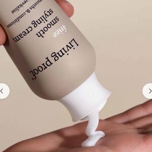 Living Proof Frizz Smooth Styling Cream - Gray